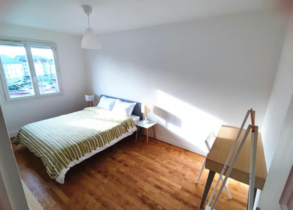 Appartement 76M2 Lumineux Centre Ville Garage Prive 3Ieme Etage Sans Ascenseur Fougères 외부 사진